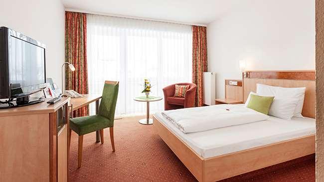 Zeller'S Quartier Hotel Königsbrunn Kamer foto